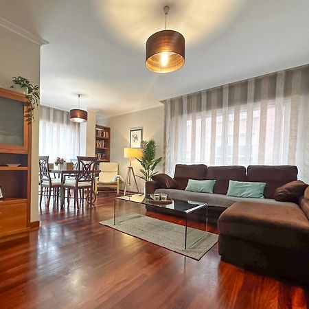Apartamento Completo, Amplio, Muy Iluminado Y Con Plaza De Garaje Incluida. O Grove Buitenkant foto
