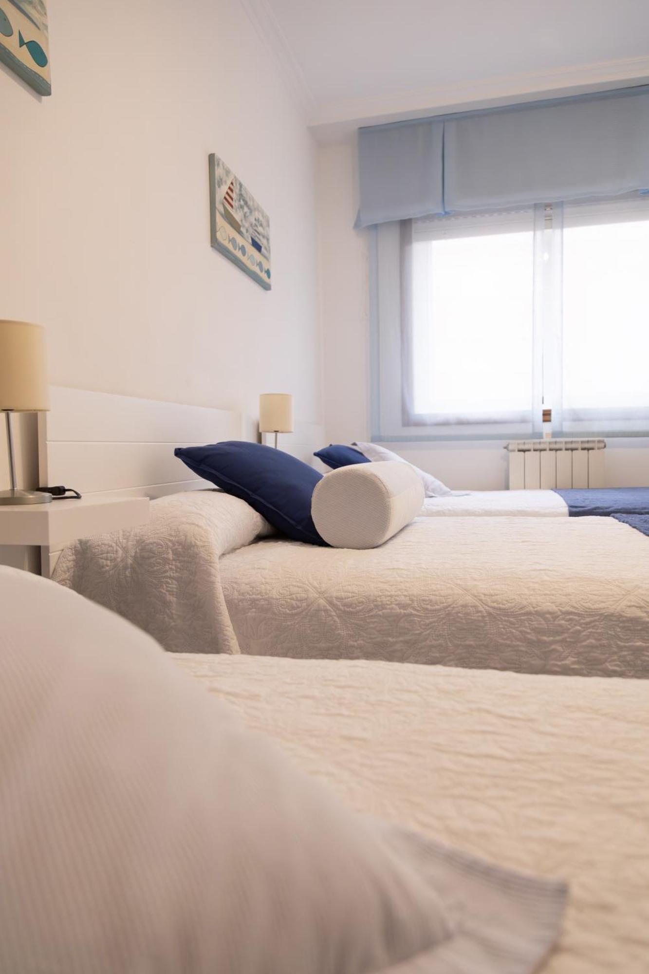 Apartamento Completo, Amplio, Muy Iluminado Y Con Plaza De Garaje Incluida. O Grove Buitenkant foto
