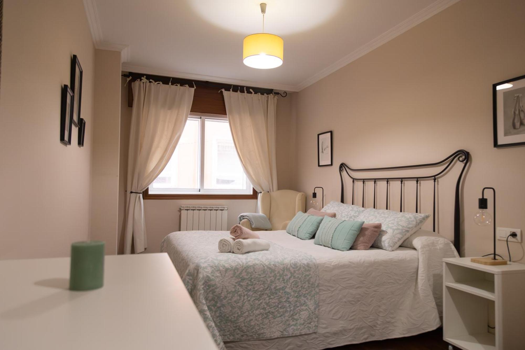 Apartamento Completo, Amplio, Muy Iluminado Y Con Plaza De Garaje Incluida. O Grove Buitenkant foto