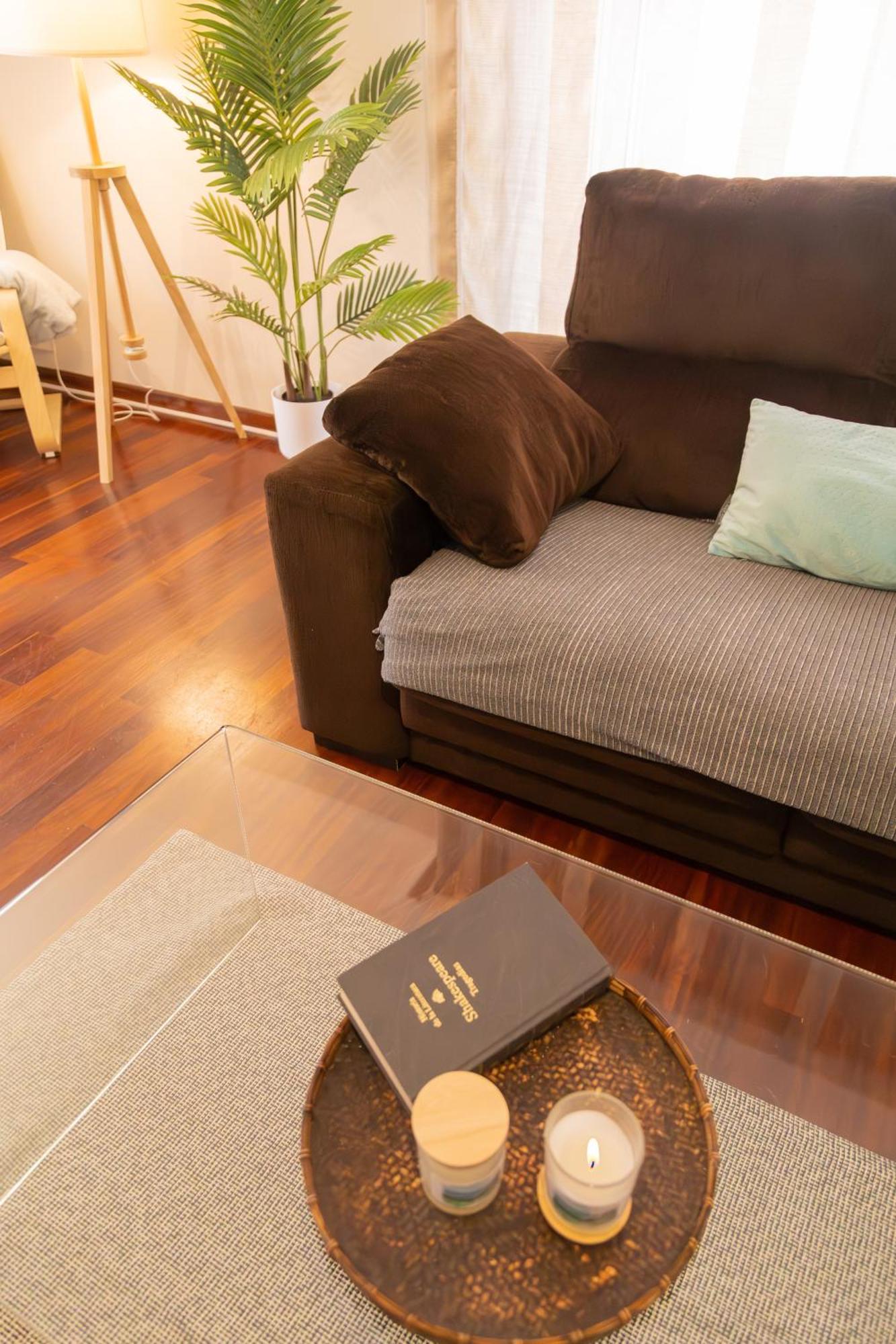 Apartamento Completo, Amplio, Muy Iluminado Y Con Plaza De Garaje Incluida. O Grove Buitenkant foto