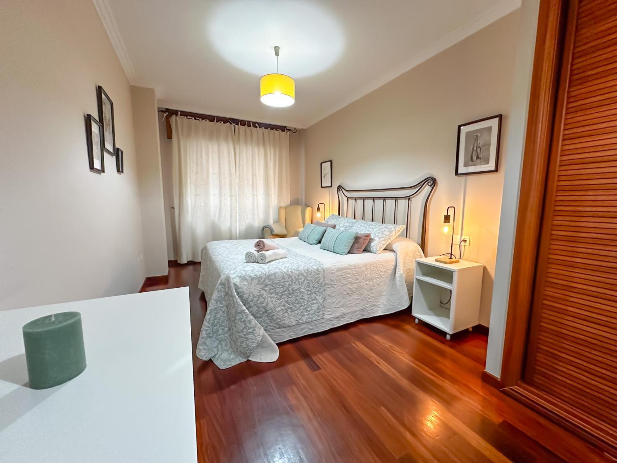 Apartamento Completo, Amplio, Muy Iluminado Y Con Plaza De Garaje Incluida. O Grove Buitenkant foto