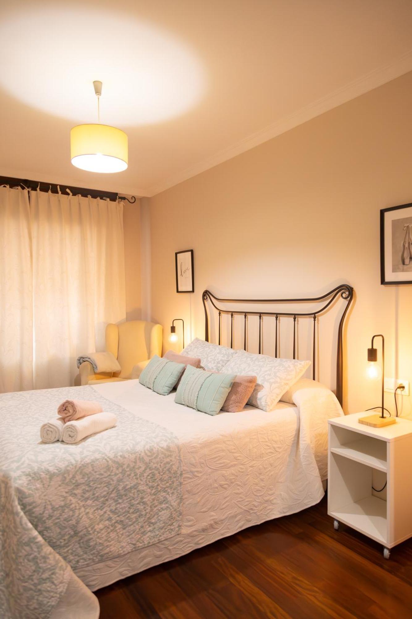 Apartamento Completo, Amplio, Muy Iluminado Y Con Plaza De Garaje Incluida. O Grove Buitenkant foto