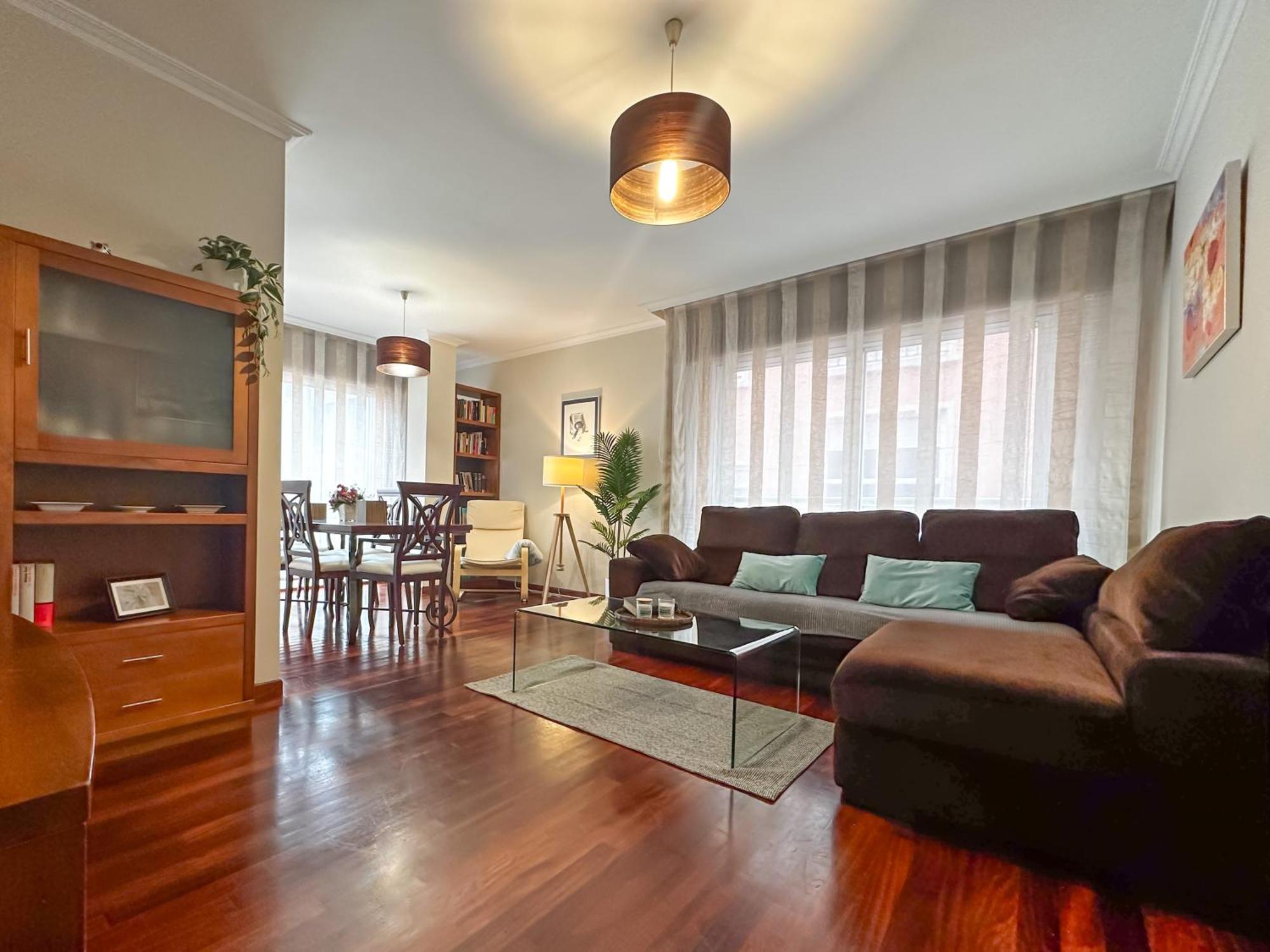 Apartamento Completo, Amplio, Muy Iluminado Y Con Plaza De Garaje Incluida. O Grove Buitenkant foto