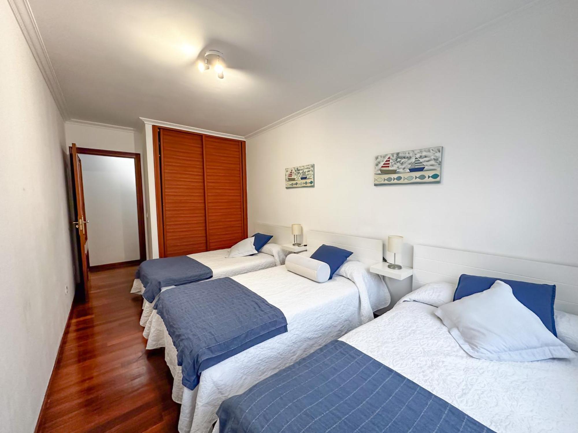 Apartamento Completo, Amplio, Muy Iluminado Y Con Plaza De Garaje Incluida. O Grove Buitenkant foto